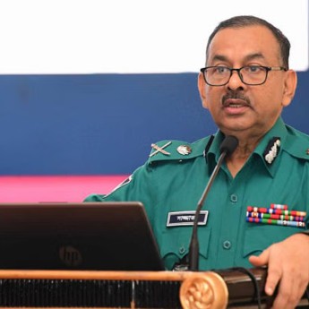 হামলা দেখামাত্র গুলি: নাশকতারোধে ডিএমপি কমিশনারের ‘কঠোর’ বার্তা