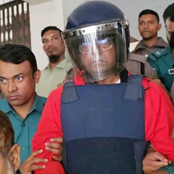 দুর্নীতির মামলায় সাংবাদিক আনিস আলমগীর গ্রেপ্তার