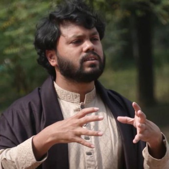 ওসমান হাদির বাড়ির জানালা ভেঙে চুরি