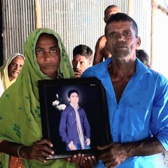 একমাত্র সন্তানকে হারিয়ে শোকে স্তব্ধ জুয়েলের বাবা-মা