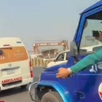 ওসমান হাদিকে চিকিৎসার জন্য সিঙ্গাপুর নেয়া হচ্ছে