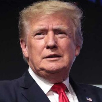 মার্কিন সীমান্তে নতুন প্রাচীর: ২০ দেশে পূর্ণাঙ্গ ভ্রমণ নিষেধাজ্ঞা কার্যকর করছে যুক্তরাষ্ট্র