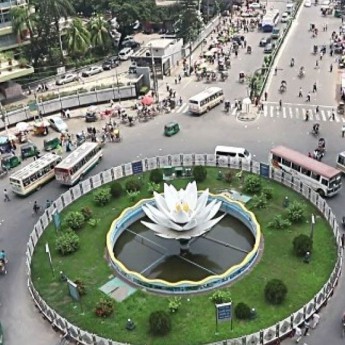 নির্বাচন ও সংস্কারের পথে ঢাকা: একই দিনে রাজপথে বড় নেতা ও নীতিনির্ধারকরা