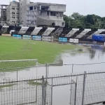 মাঠে জমে আছে পানি, ম্যাচ শুরু হতে দেরি