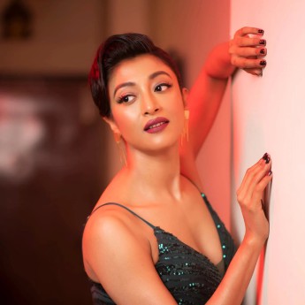 ইতিহাসের উত্তাল অধ্যায়ের গল্পে পাওলি