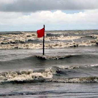 সব সমুদ্রবন্দরে ৩ নম্বর সতর্ক সংকেত