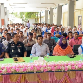 বড়াইগ্রামে র‌্যাবের টাউনহল সভা অনুষ্ঠিত