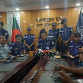 বরগুনায় টাকা-স্বর্ণালংকারসহ দুই নারী গ্রেপ্তার