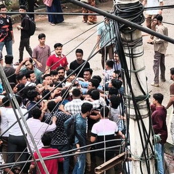 ক্যাম্পাসে ছাত্রদল-শিবির সংঘর্ষে বাড়ছে উত্তেজনা