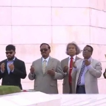 জিয়াউর রহমান ও খালেদা জিয়ার কবরে রাষ্ট্রপতির শ্রদ্ধা