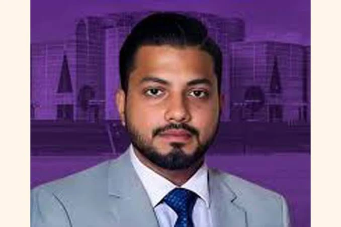 মাদকবিরোধী অভিযানে অস্ত্র হাতে ইশরাক, পদত্যাগে নতুন বিতর্ক