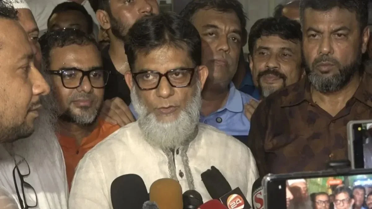 মহানগর এক্সপ্রেসে চড়ে মধ্যরাতে ফেনীতে রেলপথ প্রতিমন্ত্রী