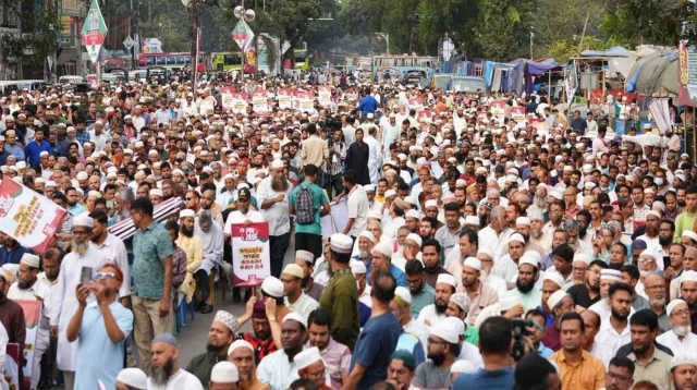 সাত দফা দাবিতে ঢাকা থেকে কুষ্টিয়ামুখী ১১ দলীয় ঐক্যের লংমার্চ শুরু