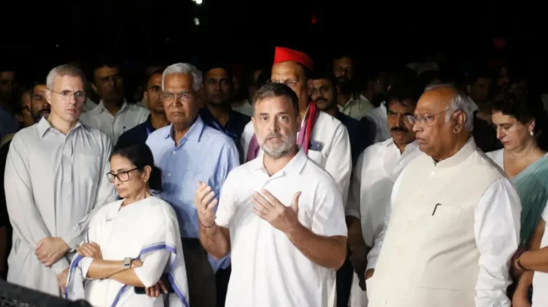 দিল্লির রাজপথে ‘ইন্ডিয়া’ জোটের বড় বিক্ষোভ, থাকবেন মমতা ও রাহুল