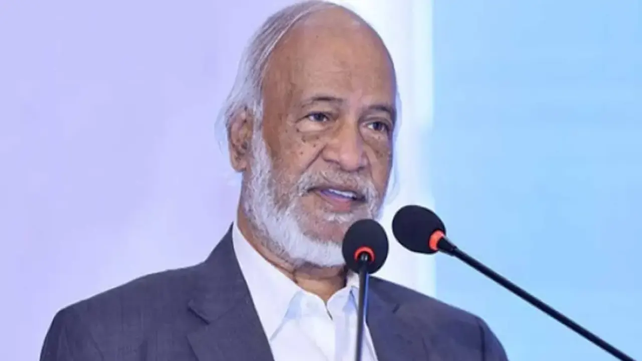 বুকে ব্যথা নিয়ে এভারকেয়ার হাসপাতালের সিসিইউতে আব্দুল মঈন খান