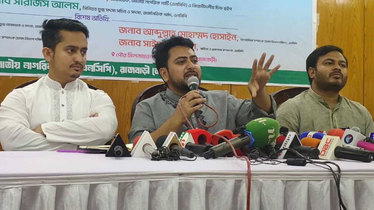 আওয়ামী লীগের পতন হলেও দুর্নীতিবাজ শক্তির বিরুদ্ধে লড়াই শেষ হয়নি: নাহিদ ইসলাম