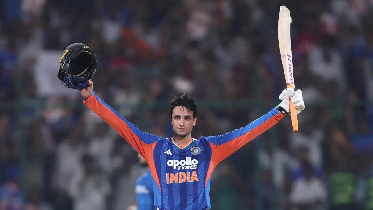 আইসিসি র্যাংকিংয়ে জোড়া সাফল্য: টেস্টের শীর্ষে জানসেন, টি-টোয়েন্টিতে সিংহাসন পুনরুদ্ধার অভিষেকের