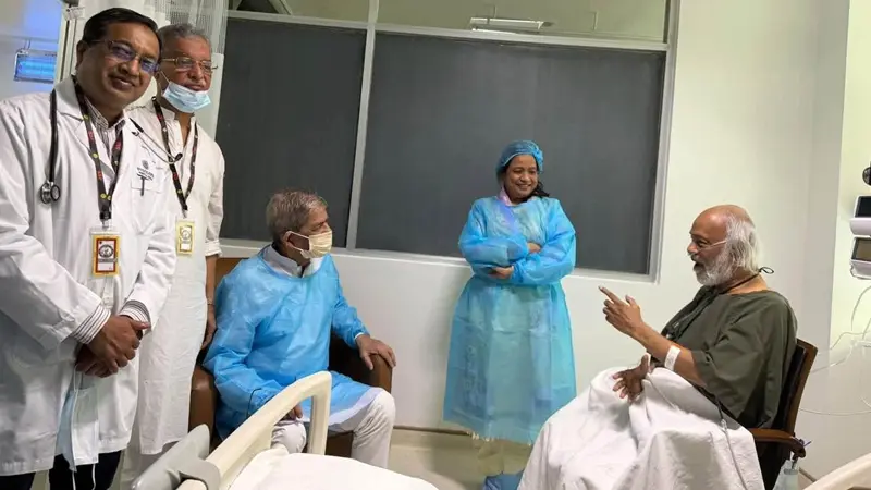 ড. মঈন খানকে দেখতে হাসপাতালে রাষ্ট্রপতি