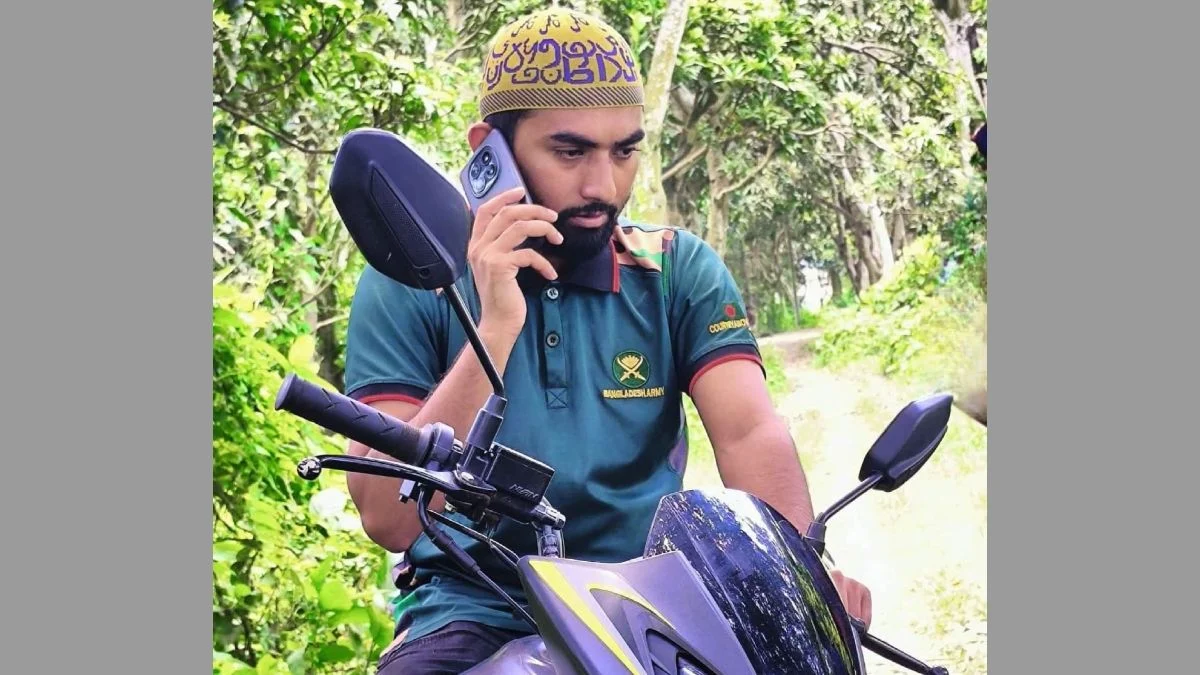 ফেসবুক স্টোরিতে ‘আগ্নেয়াস্ত্র’ প্রদর্শনের অভিযোগ এনসিপি নেতার বিরুদ্ধে, সাঁথিয়ায় তোলপাড়