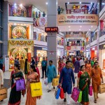 দুর্গাপূজা উপলক্ষে শপিংমল ও দোকানপাট খোলা রাখার সময়সীমা বৃদ্ধি, রাত ১০টা পর্যন্ত ছাড়